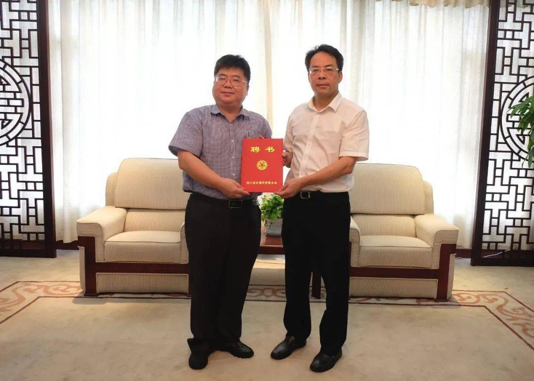 海燕又归巢振翅逐梦来省侨联海外顾问徐德清回娘家访亲