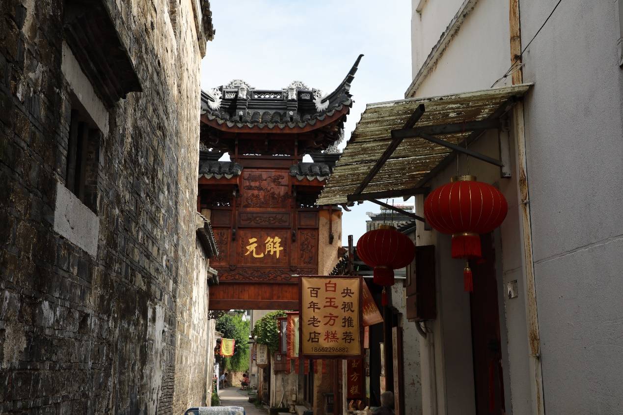 记录中国苏州东山镇的古村情怀政府吃苦乡愁留住