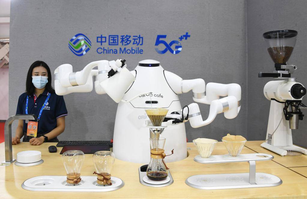 网络|“上急救车即入院”“稻鱼共生驾驶舱”……看5G如何改变我们的生活