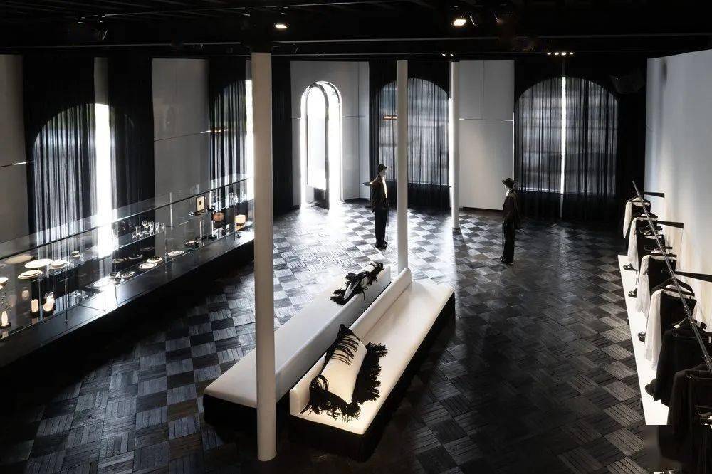 Walter|Ann Demeulemeester回归担任品牌顾问