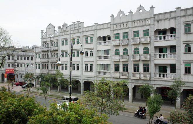 今文清路长街是今赣江路剑街是今濂溪路,中山路斜街是今阳明路,和平路