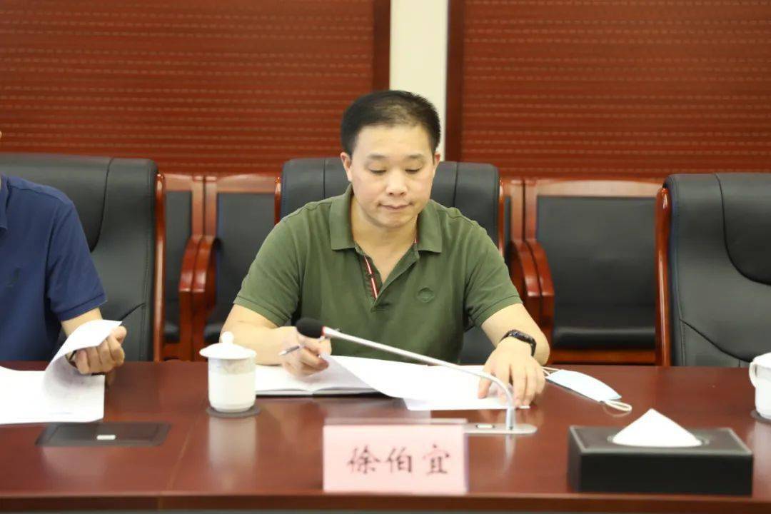 左右滑动查看更多王治军副局长首先肯定了海淀区医疗