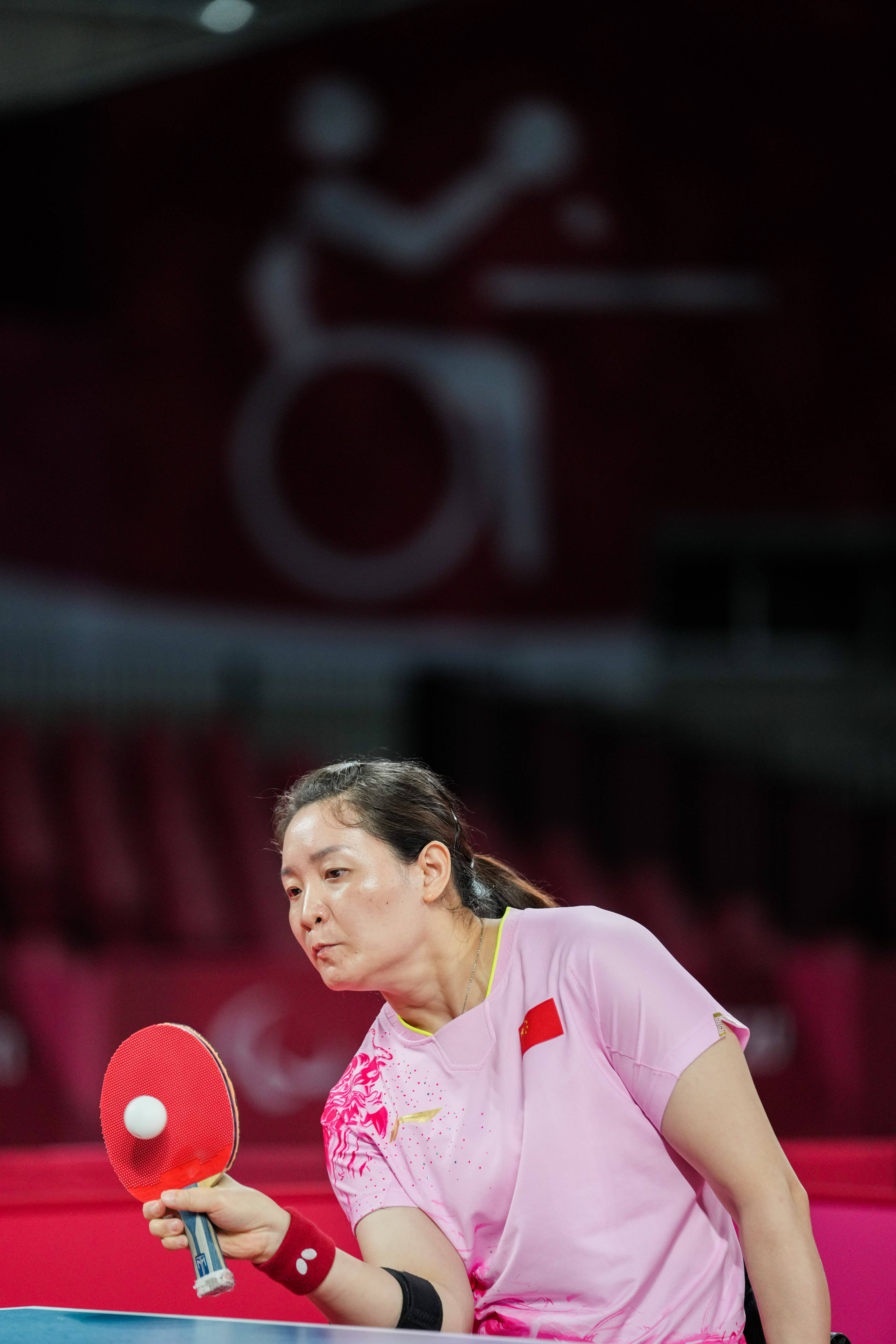 乒乓球中国队夺得女子团体45级金牌