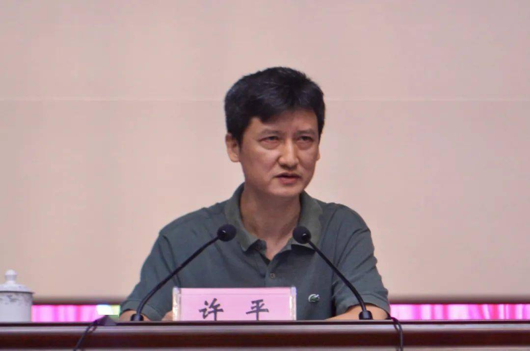 贺敬平为300多名乡村振兴队员授课指方向,划重点,树信心