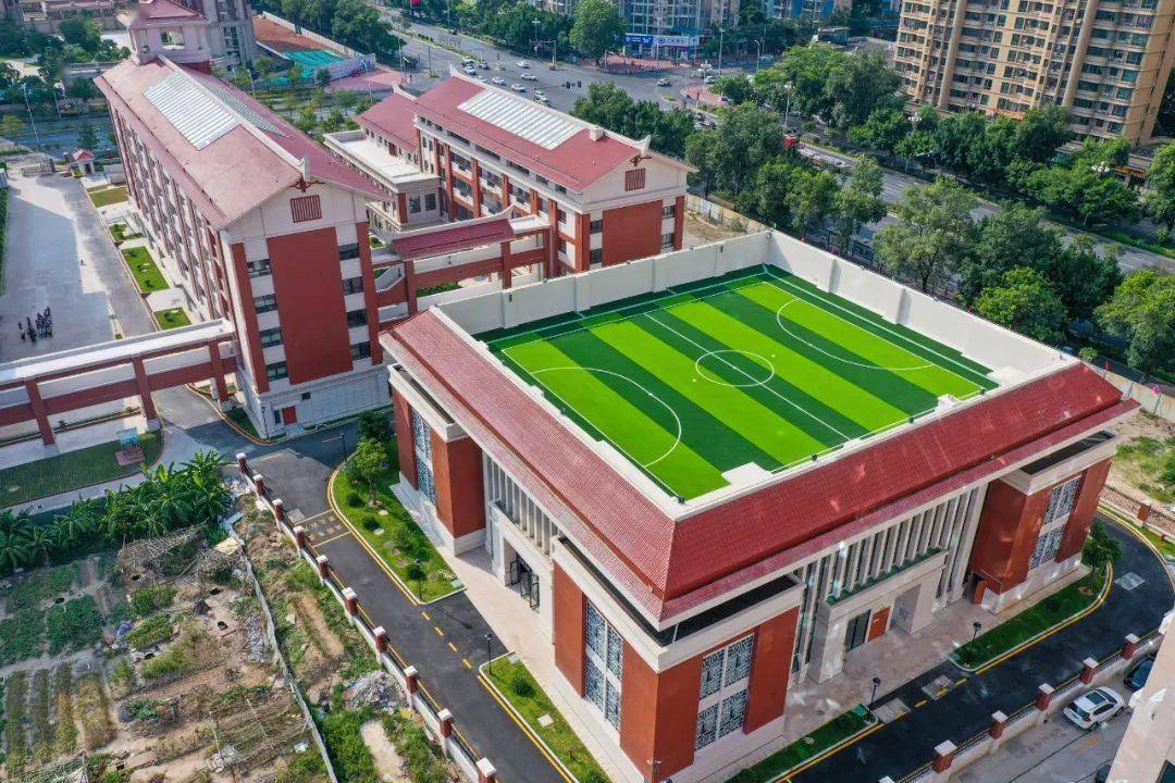 漳州这所学校有空中足球场,建这样!