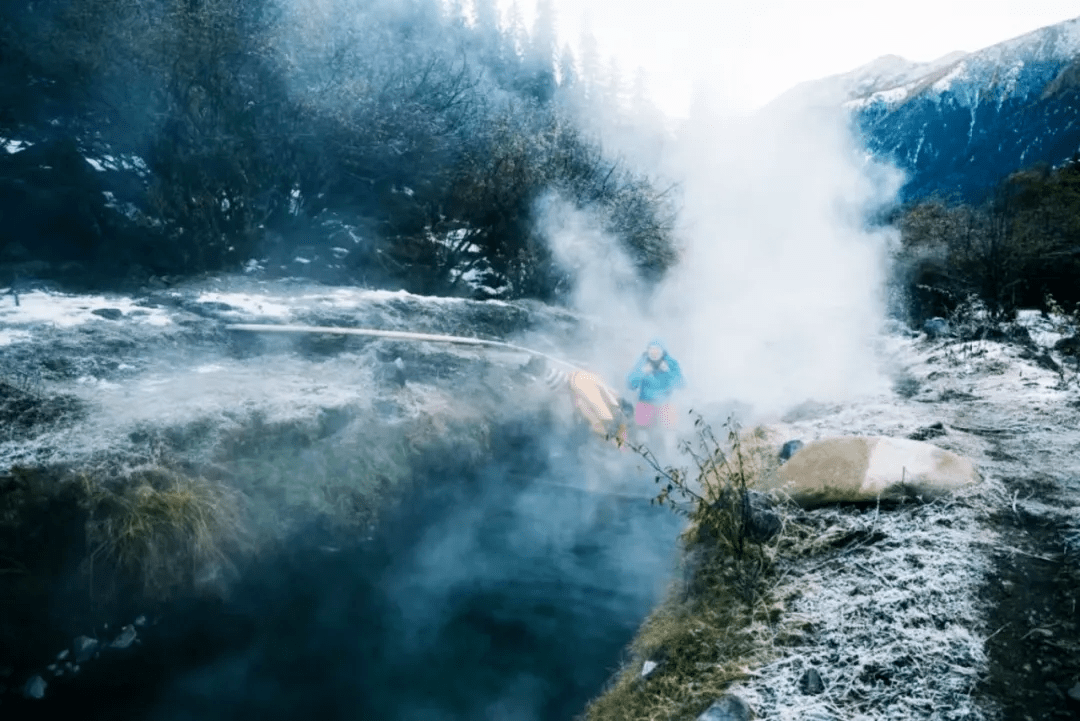 在党岭,不可不做的一件事情就是泡温泉,置身于池中,既可以一洗疲惫之