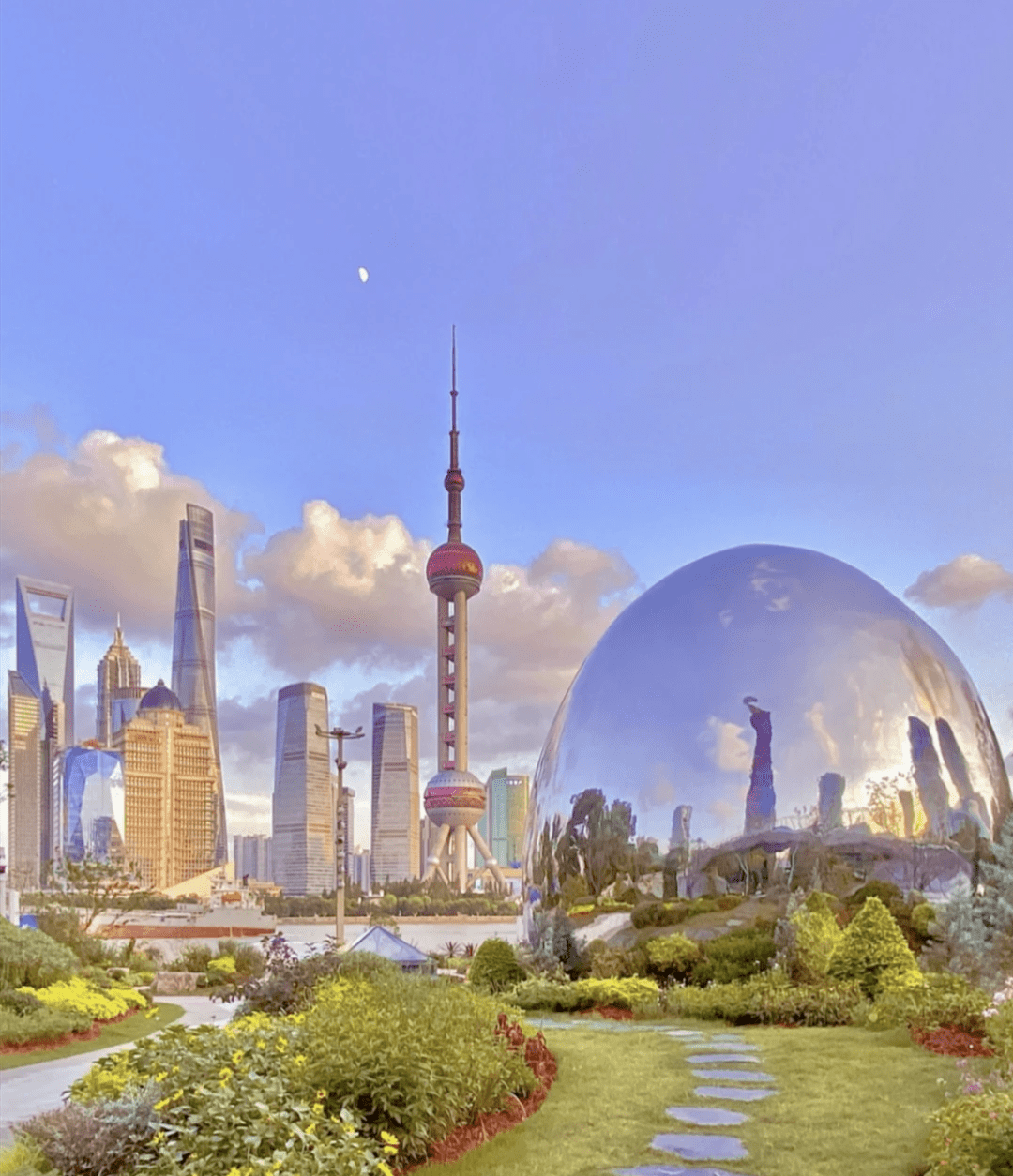 上海北外滩惊现超大银色水滴!超科幻超好拍!时髦星人已经去打卡了!