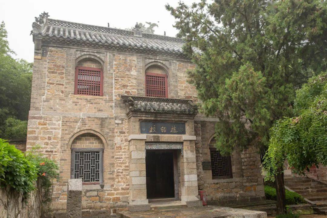 刘朝阳烟雨蒙蒙浮来山