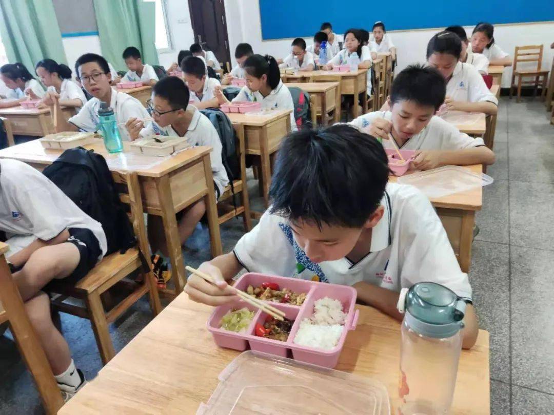 关于我们的训练营,新生们有话说!_军训