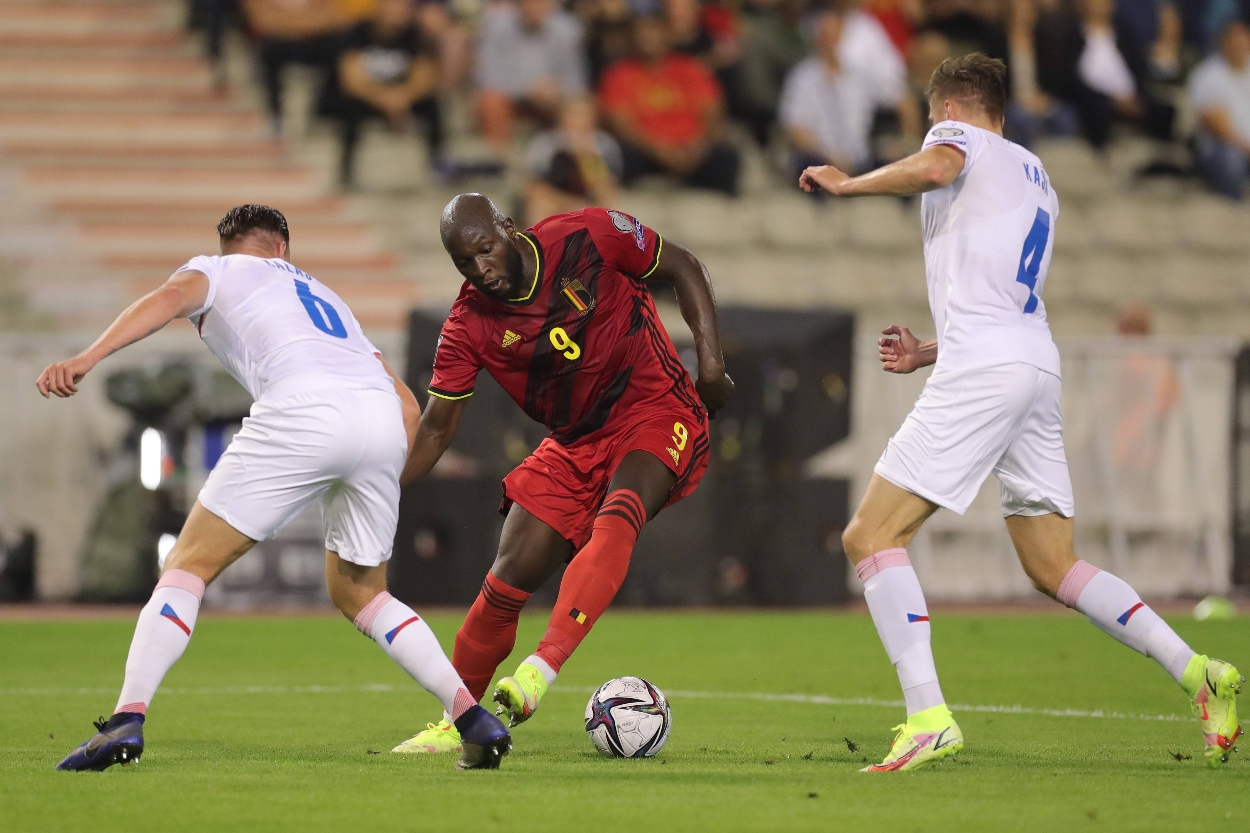 足球世预赛比利时胜捷克