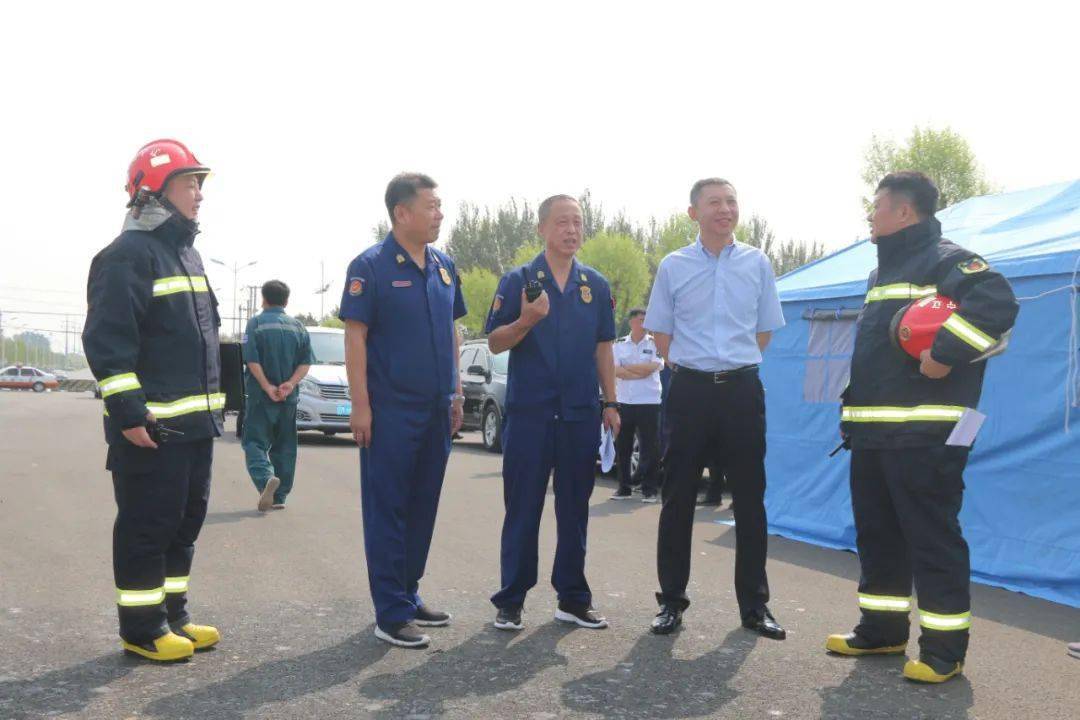 调兵山市开展危险化学品运输泄漏事故应急演练