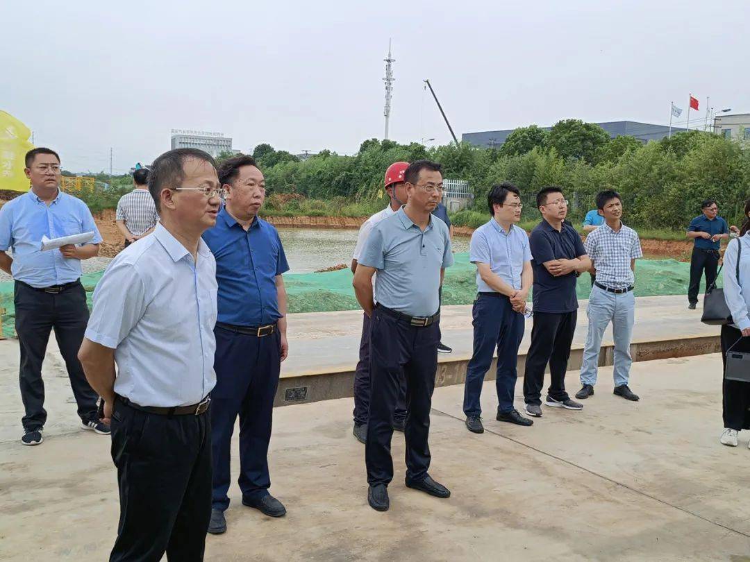 朱树林一行先后来到兢强电子年产2万吨铝漆包线,中科裕华年产60万台套