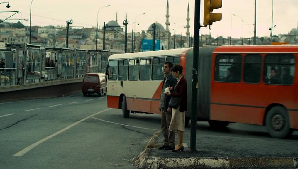 问题|我们为何难以摆脱过去？对帕慕克“呼愁”的社会学研究