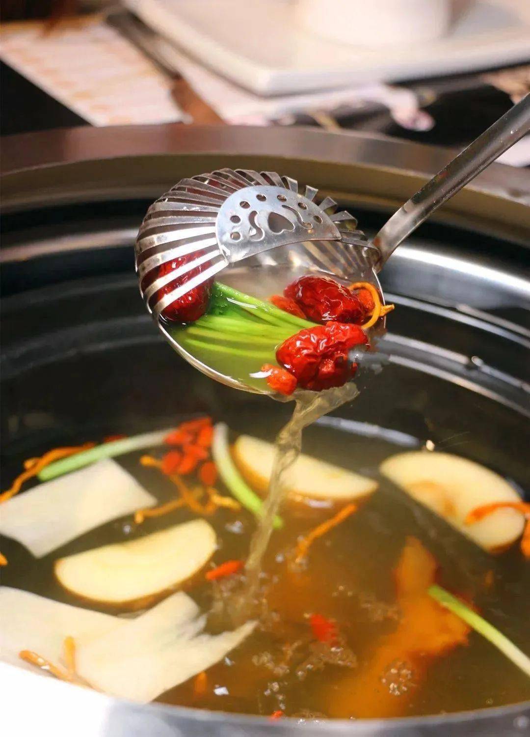 鍋底 鮮土黃牛牛腩 雪花肥牛 精品羔羊 養生烏雞._營養