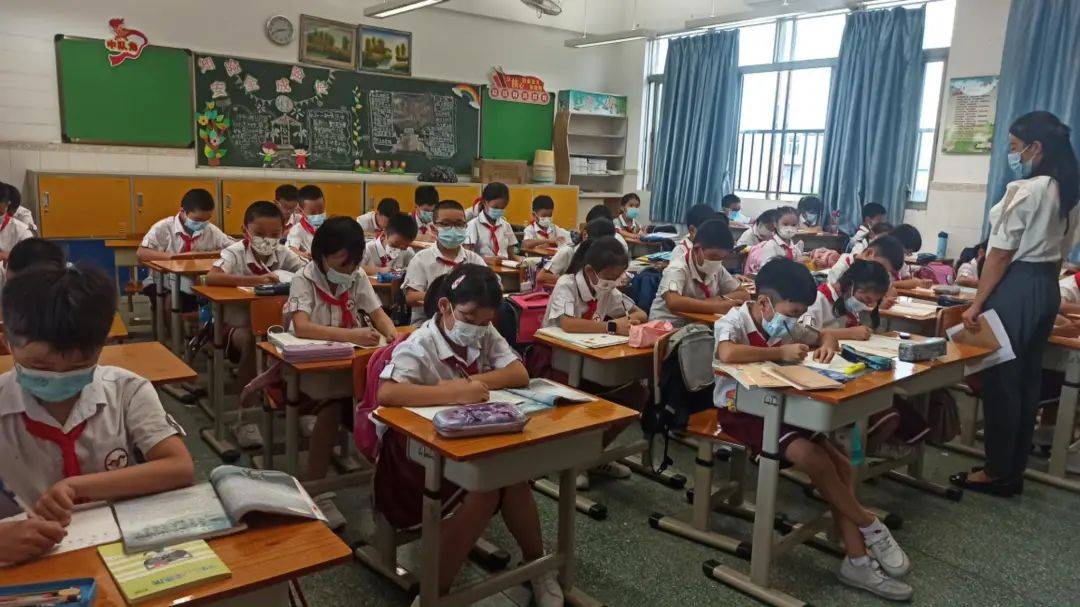 沙涌南小学开展专题培训_孩子