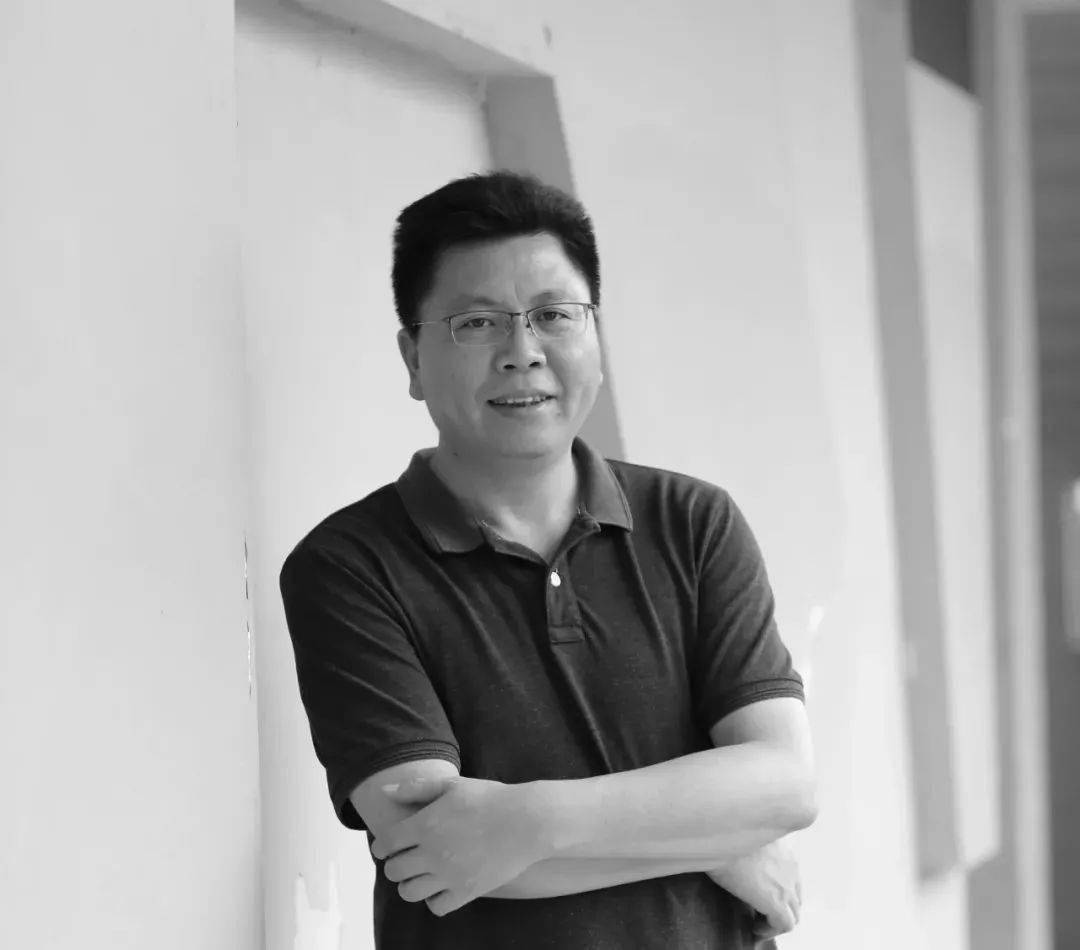 杨震中国美术家协会会员南惹葱郁温汤村落万新中国美术家协会会员明月