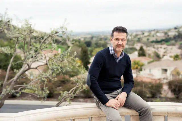 卡勒德·胡赛尼 作家医生卡勒德·胡赛尼（khaled hosseini），1965年生于阿富汗