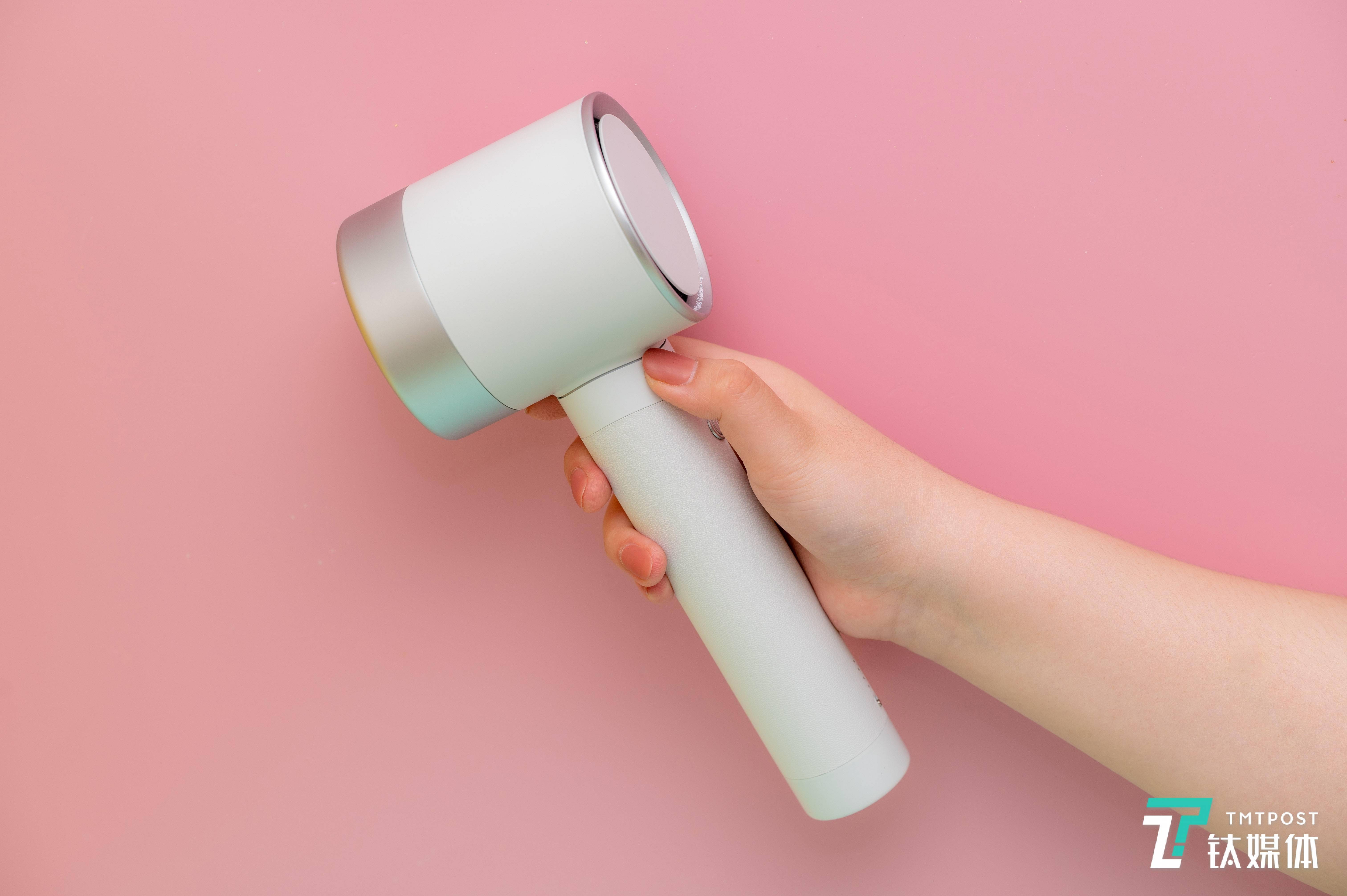 把吹风机的线剪断zuvi原里是如何做到的