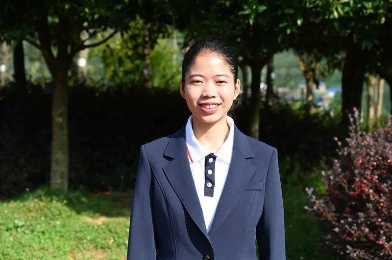 任课教师：苏霞教师简介苏霞，性格活泼开朗，工作认真负责。任教以来始