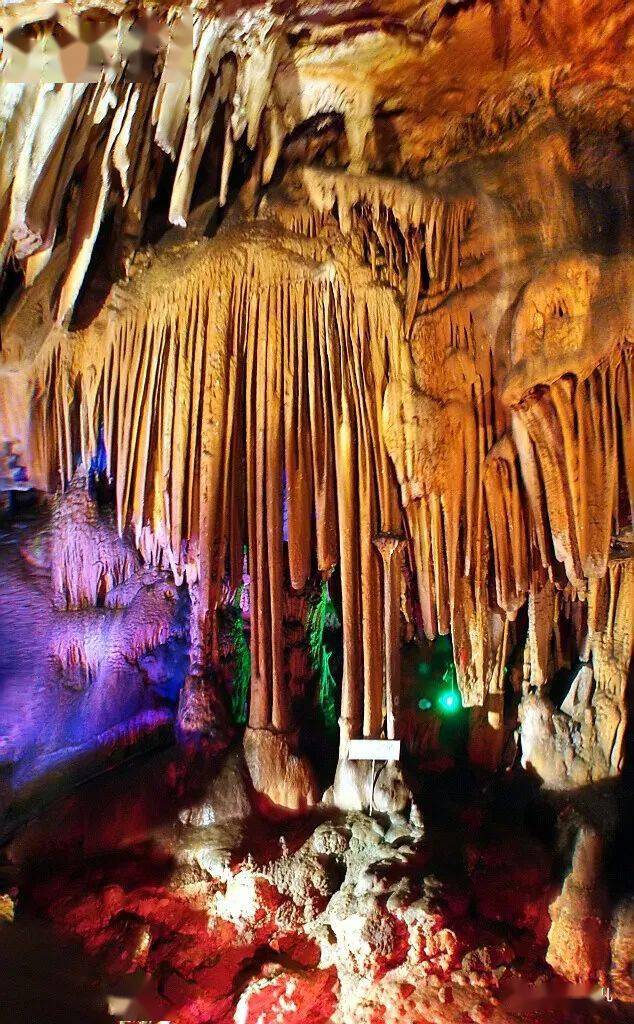 雄奇古绝石花洞