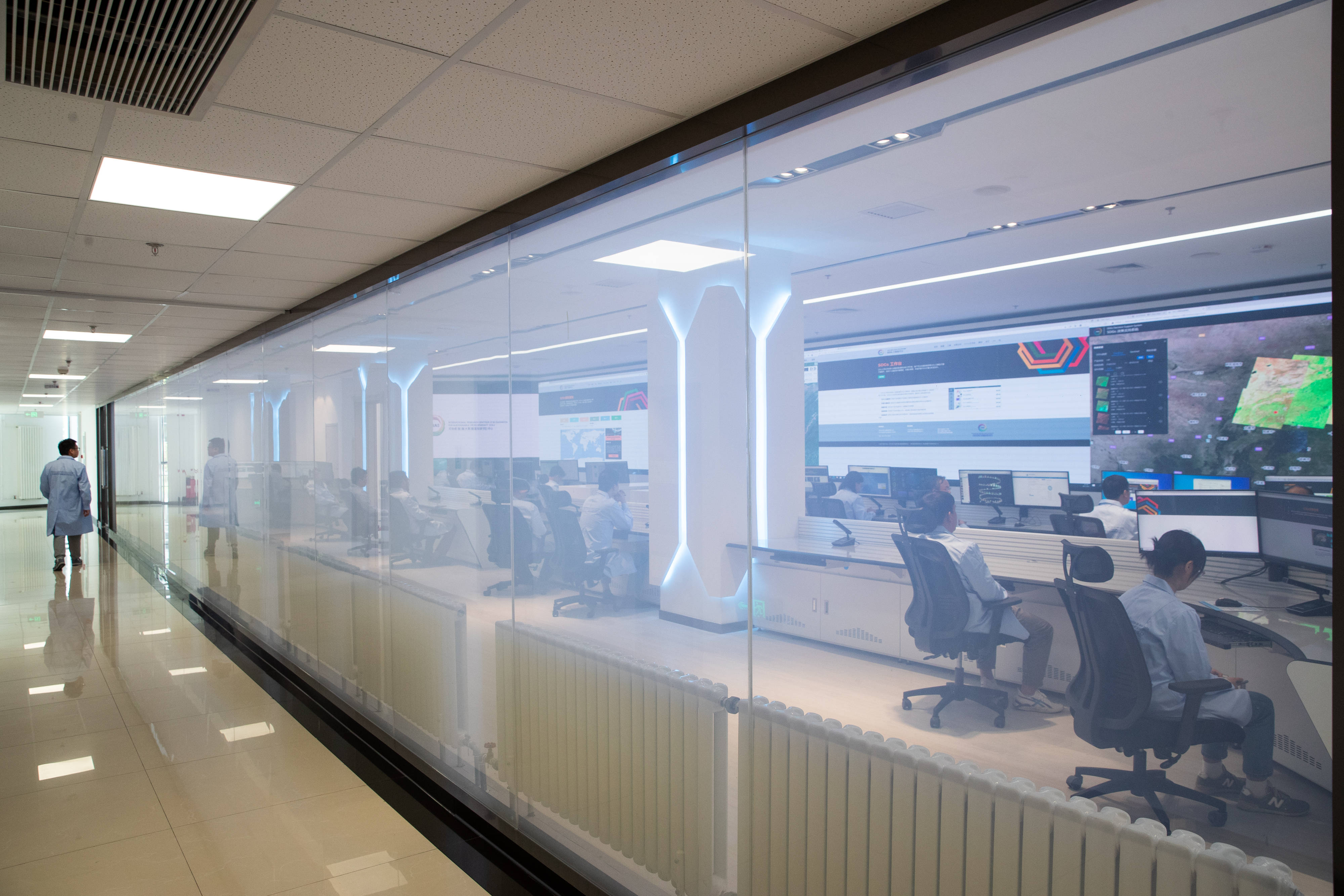 走进可持续发展大数据国际研究中心