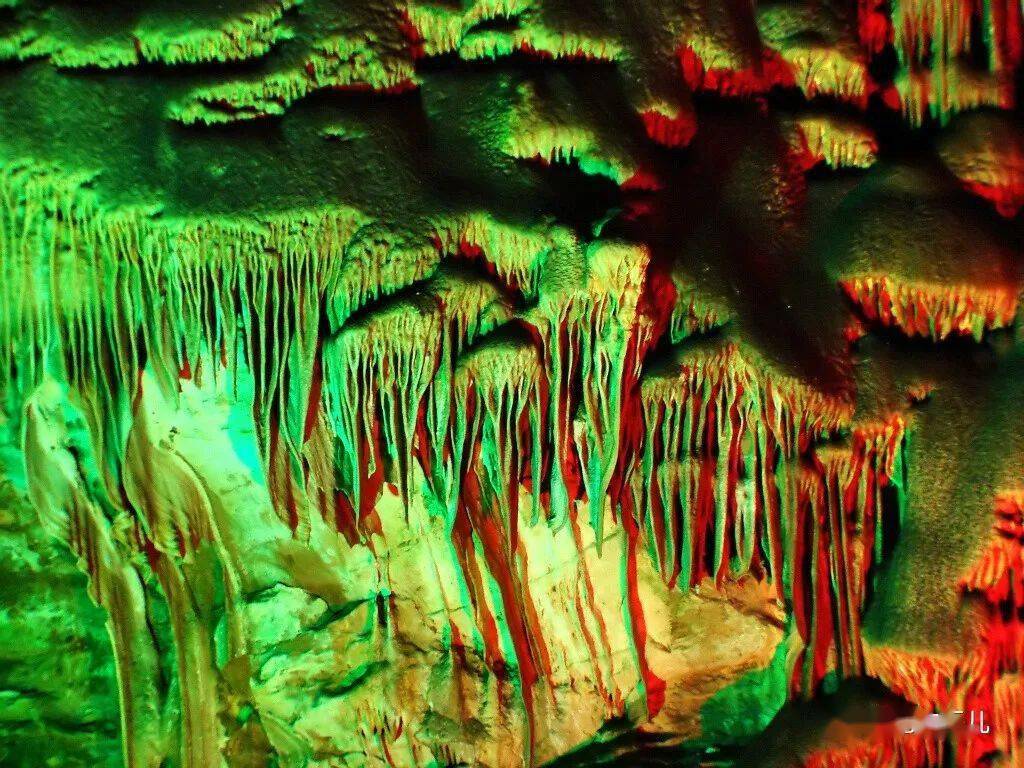 雄奇古绝石花洞