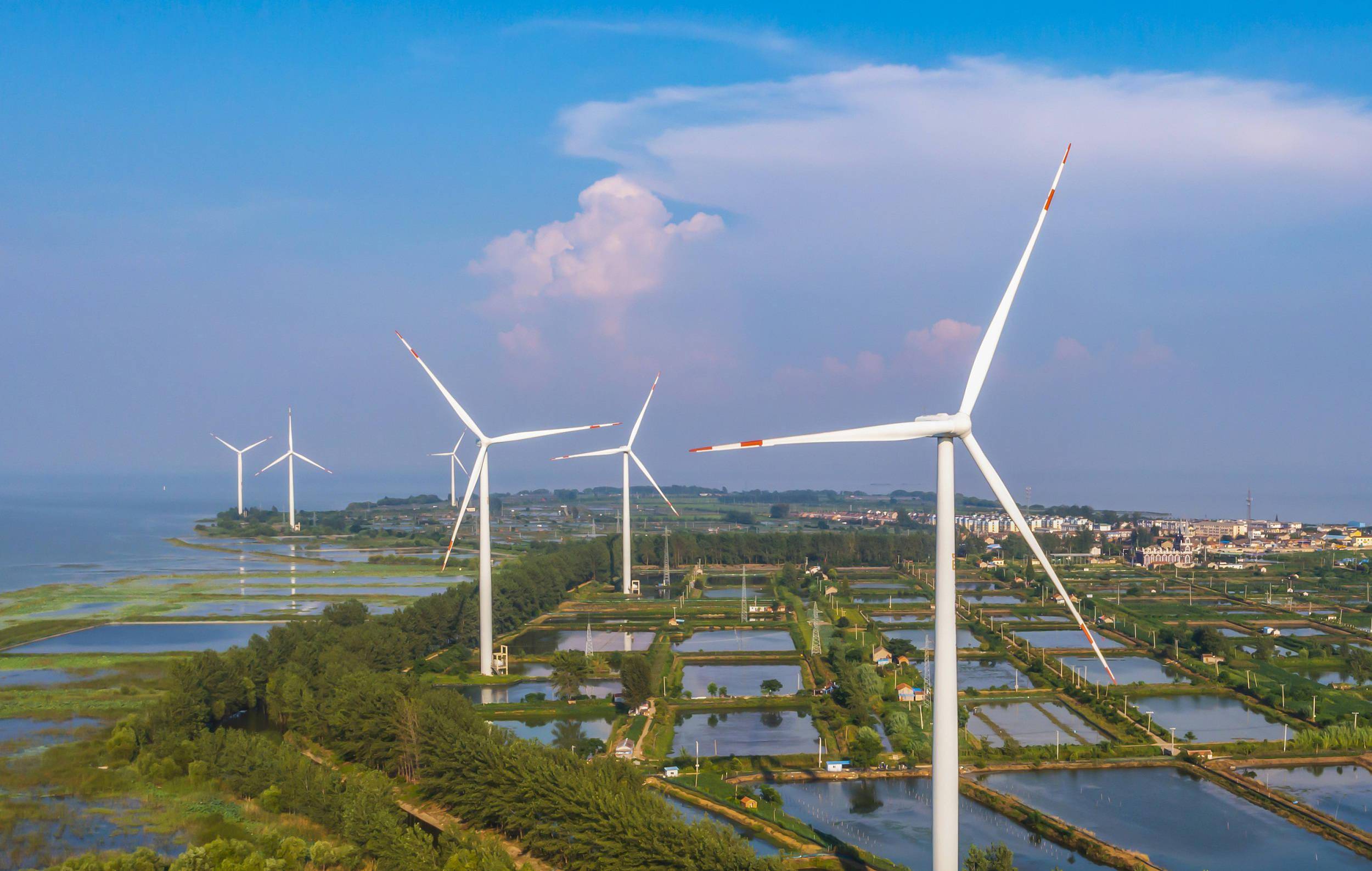 最东端的荣成市,我国第一座风电场——马兰风力发电厂正式并网发电