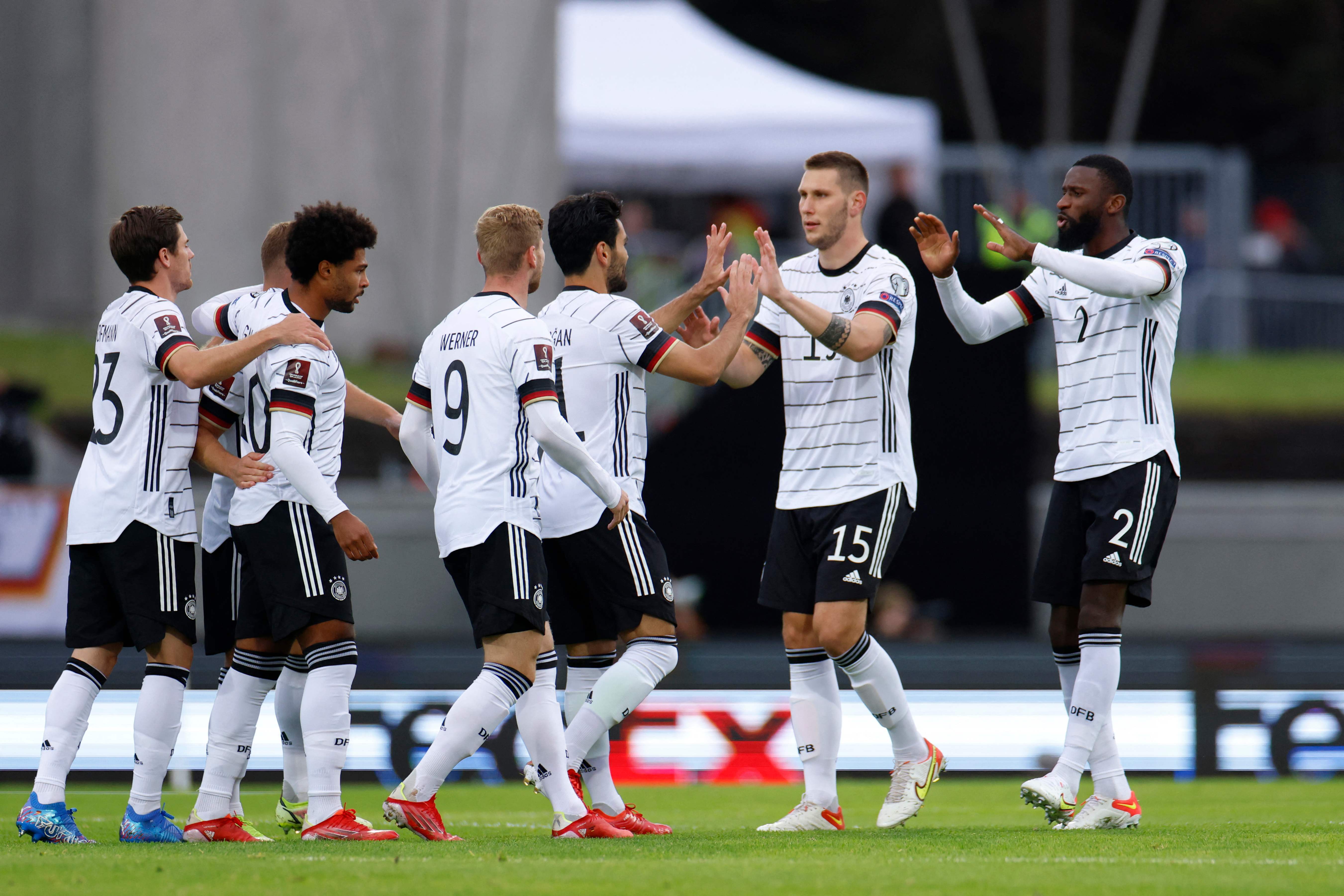足球世预赛德国胜冰岛