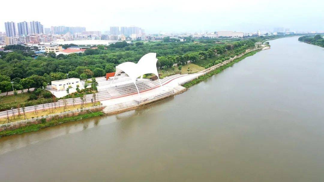 石湾镇把为民服务做到群众心坎里