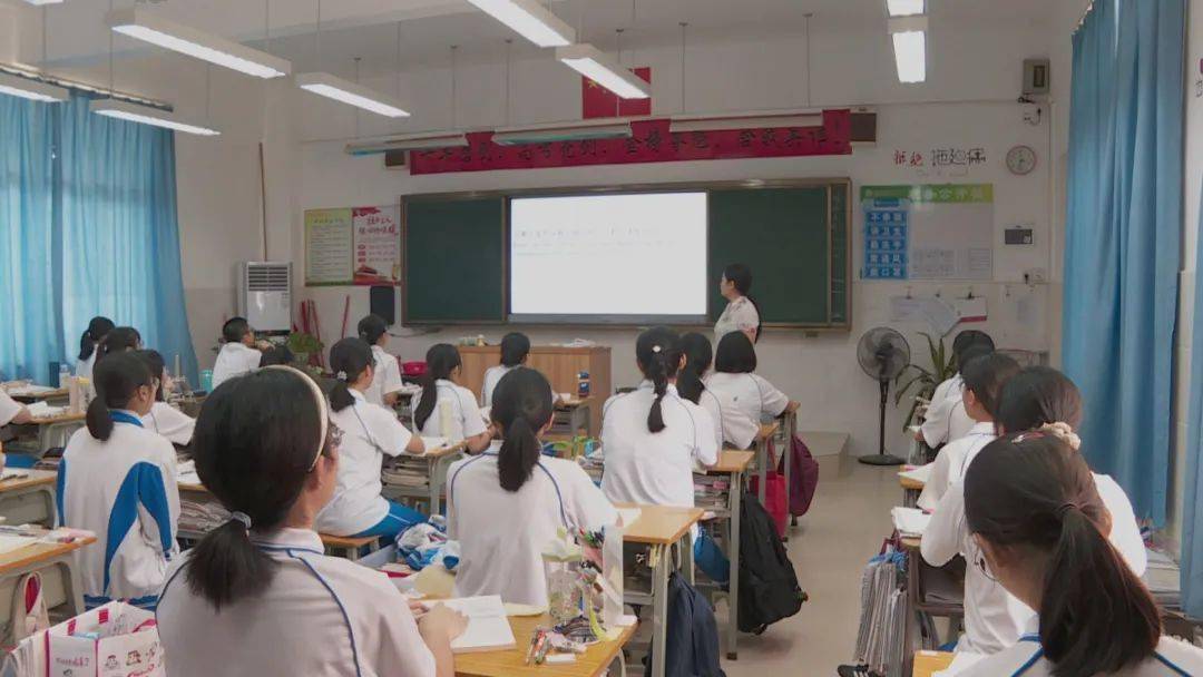 赓续百年初心担当育人使命 齐淑华 勇当师生的 领路人 英语