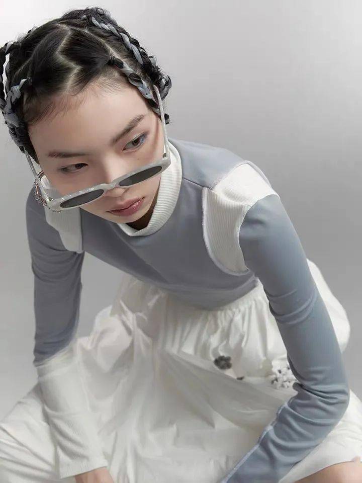 为什么有人不喜欢穿高领子 0579d23ca26341f2b6e21132cef3cf0b.jpeg