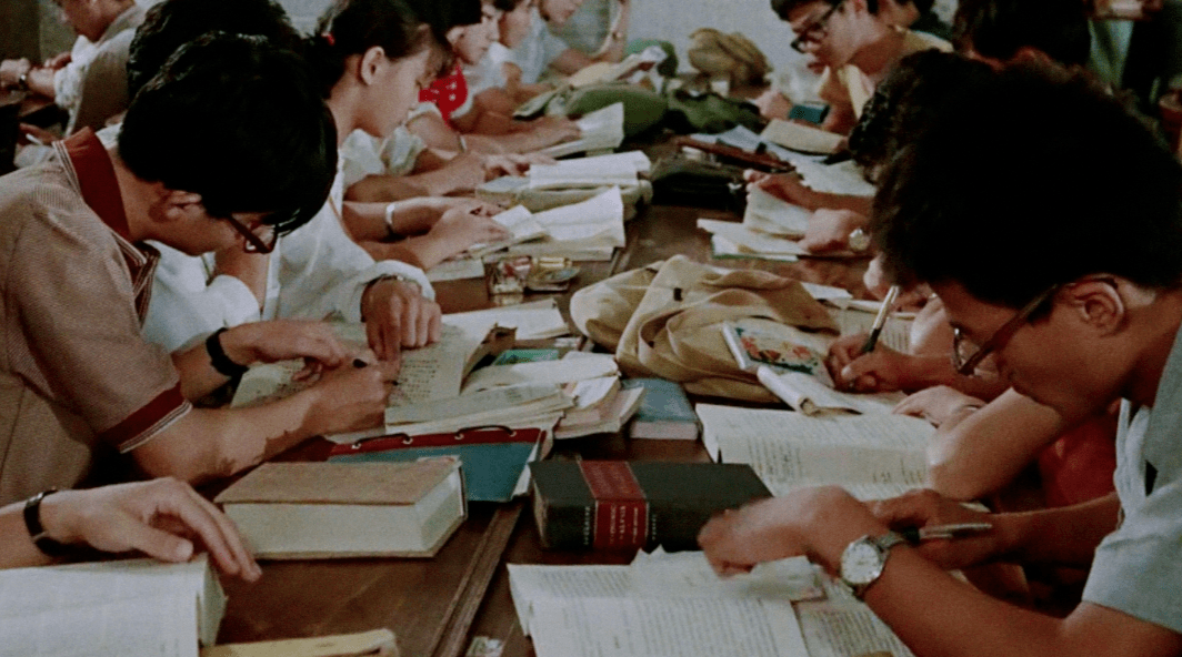 八九十年代,正儿八经做学问的大学生一抓一大把/《女大学生宿舍》