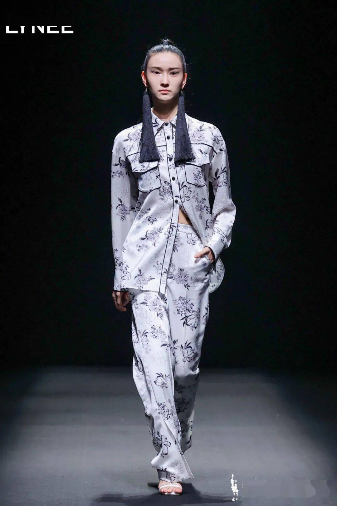 lynee2022春夏系列:摩登女侠的飒气穿搭指南