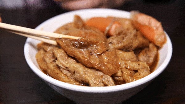 白菜平菇豆腐串什么的都煮得很入味,盲点不踩雷,点想吃就对了!