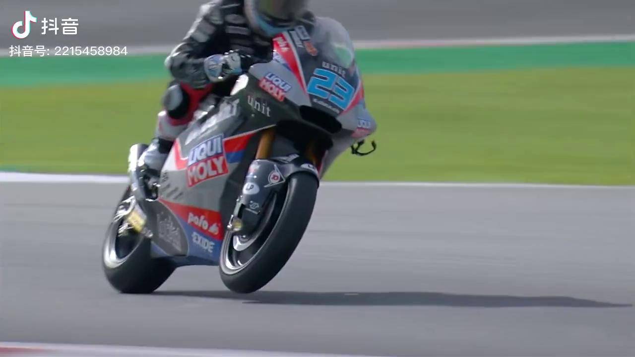 motogp2020年比赛中的翘头时刻最后一个太同步了机车