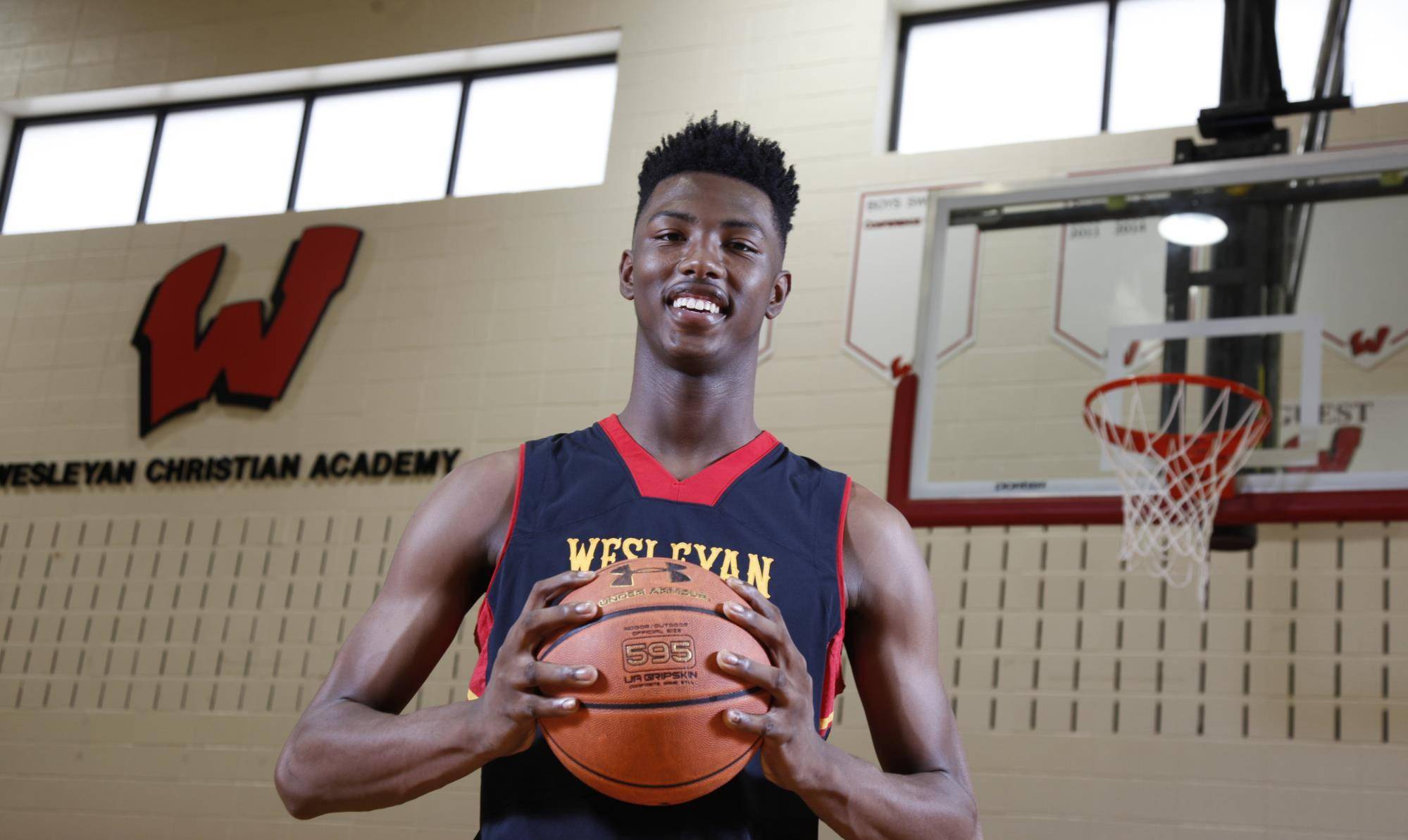 他曾双膝韧带撕裂,力压科比门徒全美第一,如今踏上正名之旅_贾尔斯