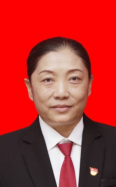 1973年3月出生,1993年8月参加工作,中共党员,高级教师,现任呼图壁县