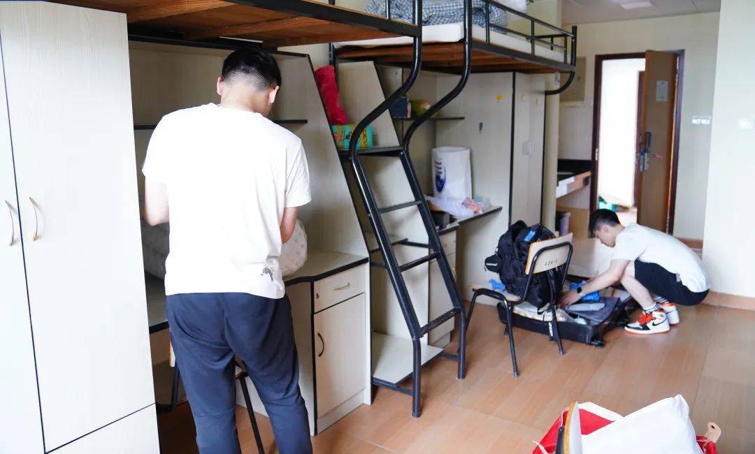 宁波诺丁汉大学2021级新同学,欢迎你们!文末附周边彩蛋