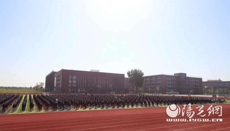 陕西师大附中渭北中学举行开学典礼暨教师节庆祝大会_临潼