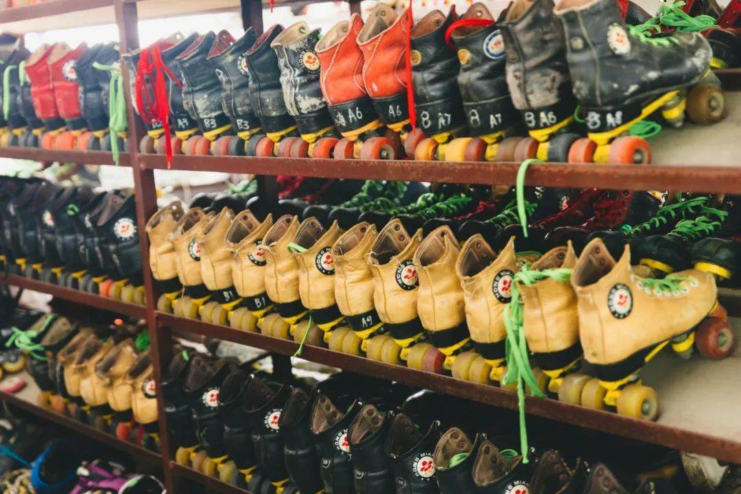 广州仅剩的老式溜冰场,藏着8090后的青春