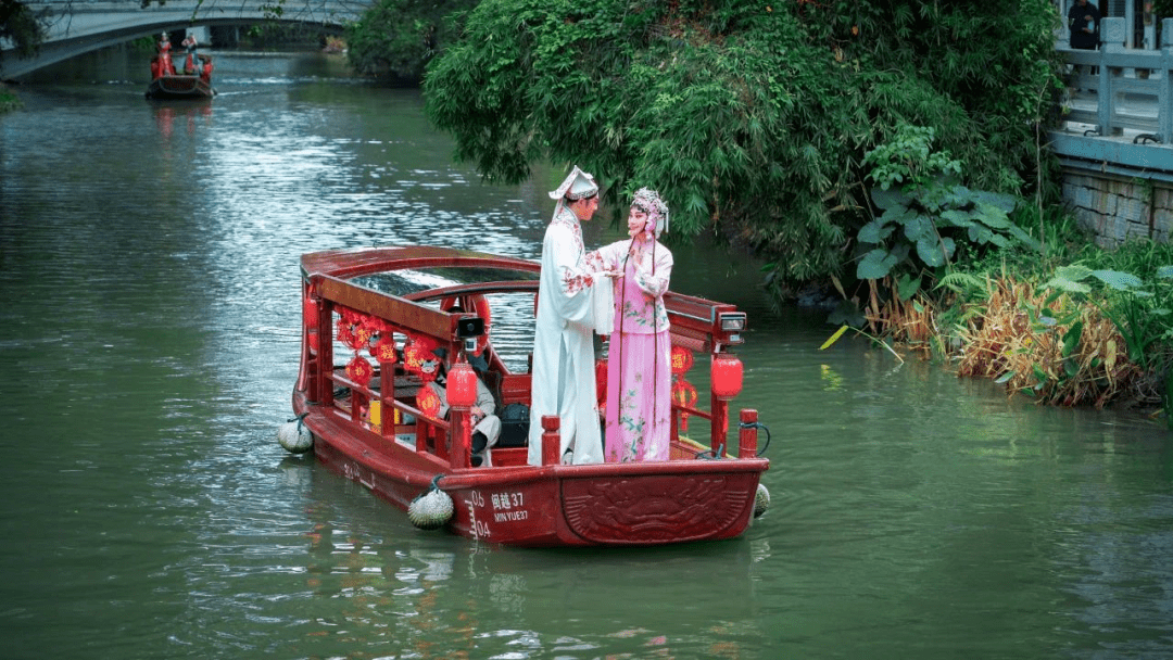 福州这处古风夜景太惊艳了!夜船,琵琶演奏,萤火虫灯海…一秒穿越千年!