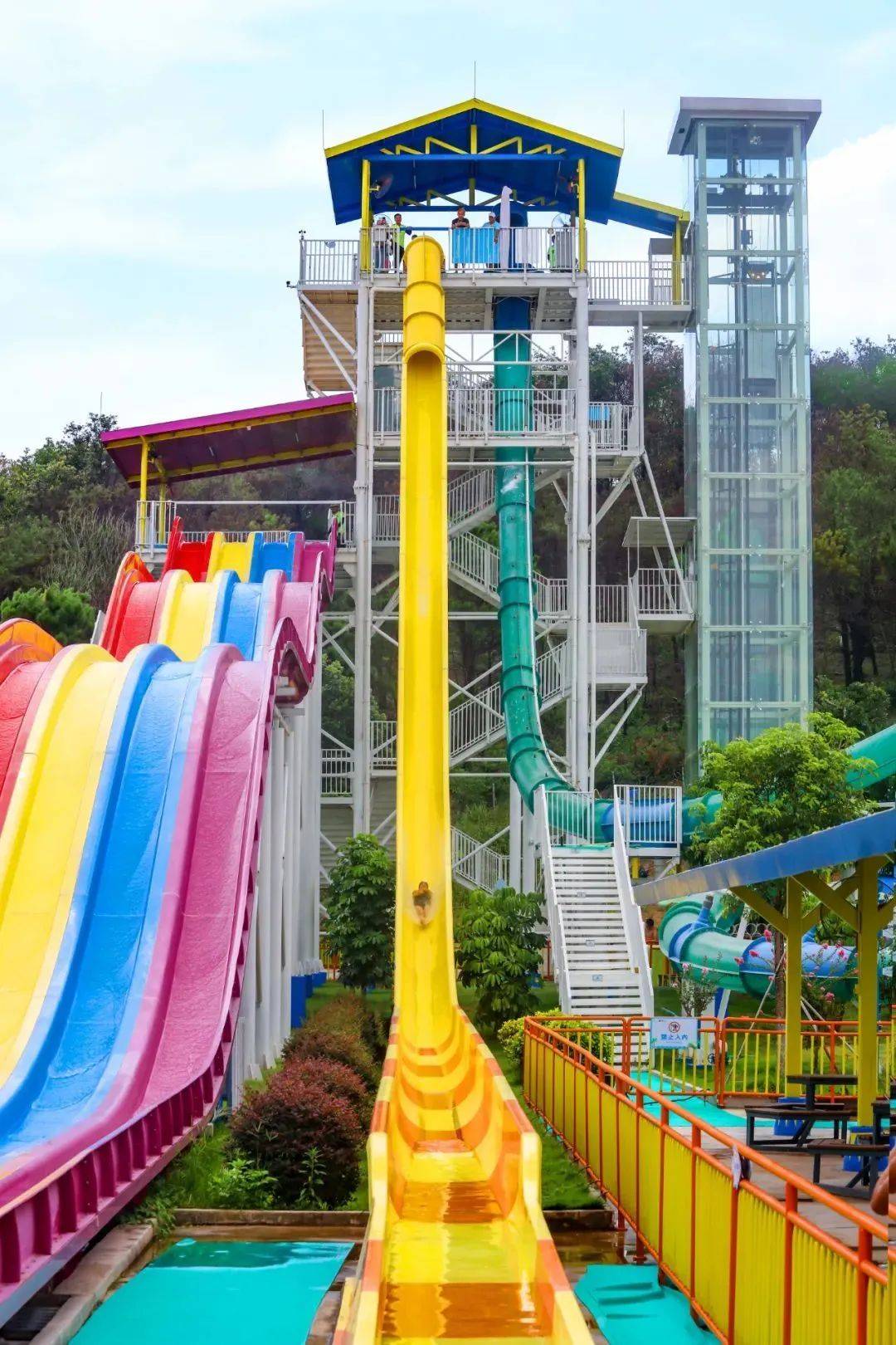 南丹山森林王国教师节福利9月10日-12日,教师凭教师证即可免费获得