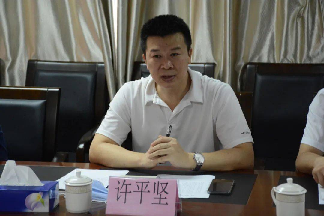 座谈会上,许平坚同志对我市在开展和谐劳动关系的工作给予了充分肯定