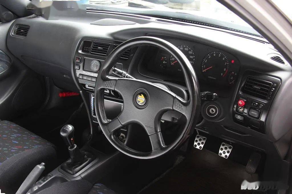 经典jdm鉴赏全日本仅发售10台corolla为基础打造的trd2000降临