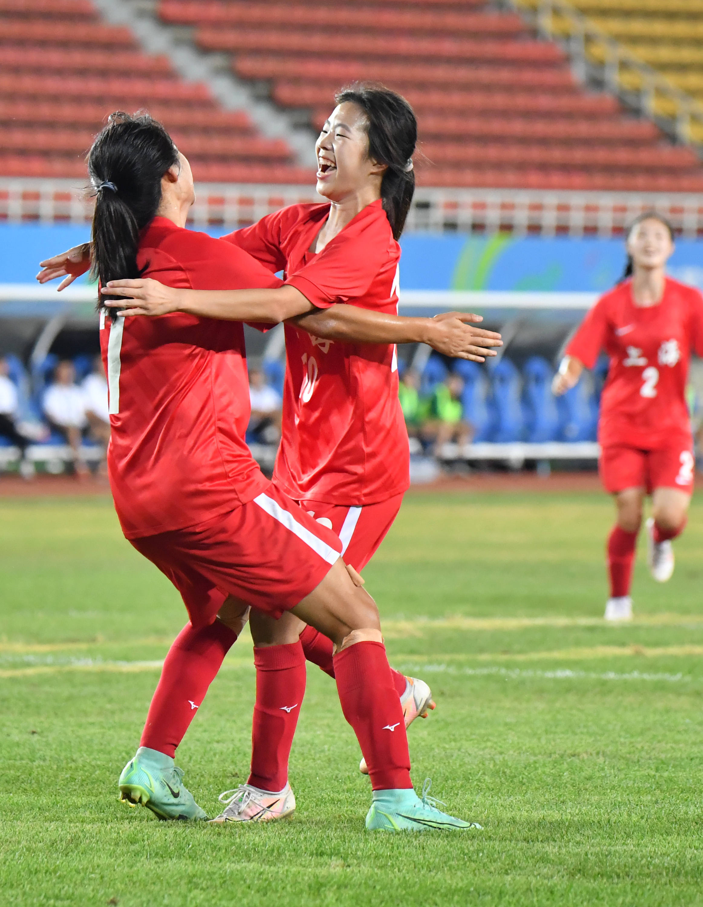 足球——女子u18组:上海队夺冠