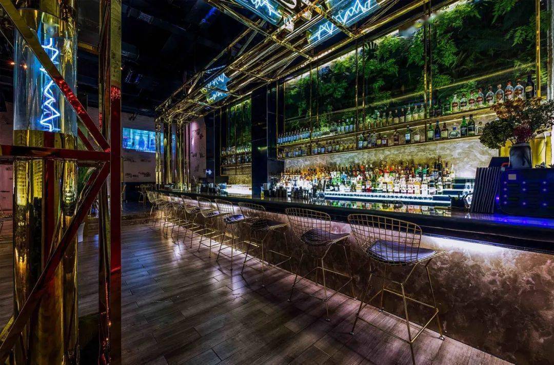 展示ktv"好色的绅士" kingkiss 量贩式ktv上海vshow酒吧茶烟酒itafe