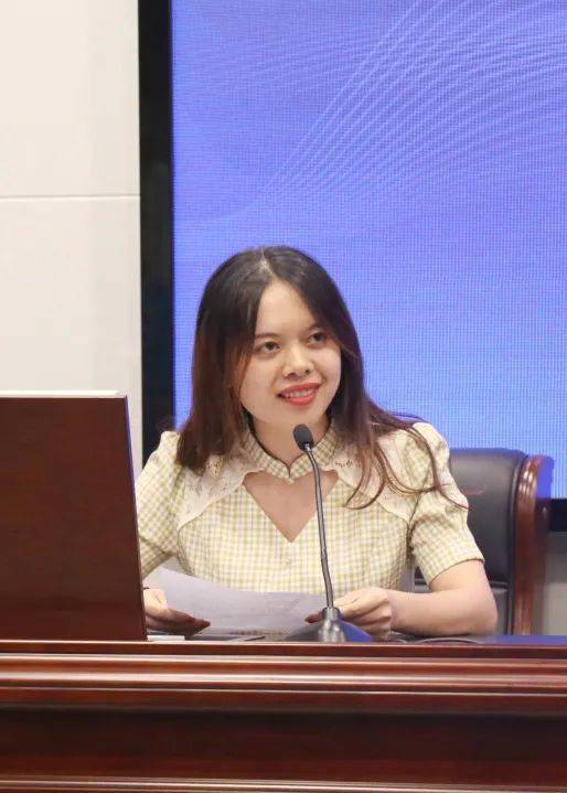 师傅代表 傅勉剑徒弟代表 彭晶晶徒弟代表 何娟面对富有生气和活力的