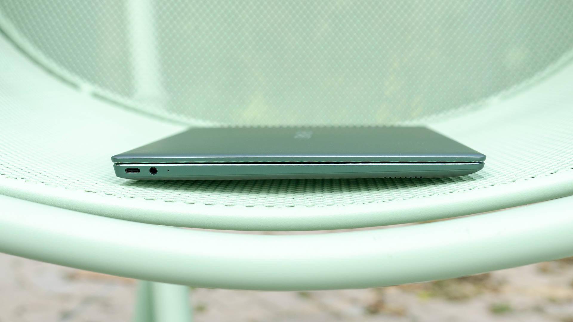 华为matebook14s云杉绿,华为matebook14 山水写意 桌面艺术 华为matebook 13s云杉绿配色美图
