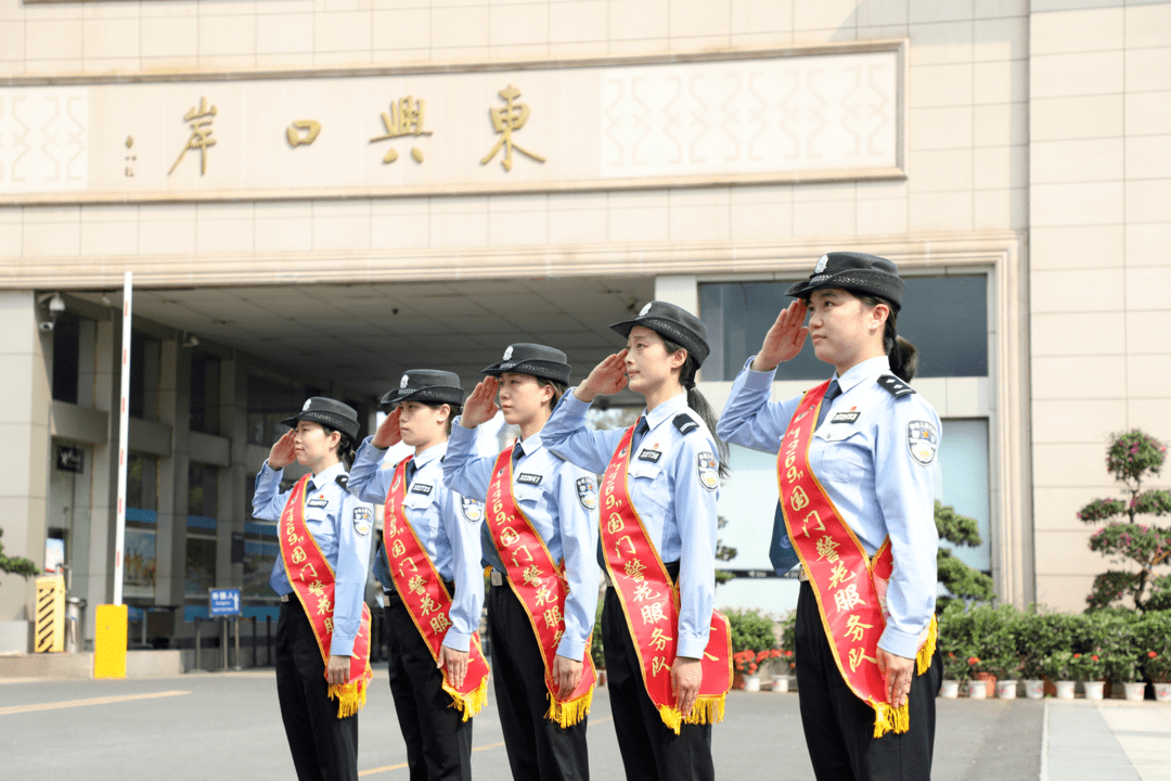 东兴国门警花每名队员都能独当一面