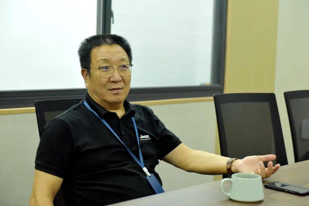 9月13日,白鹤镇党委书记朱俊杰,镇党委副书记,镇长谢新乐等一行来到